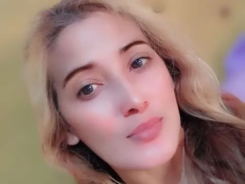striptease model SafiraHilwa